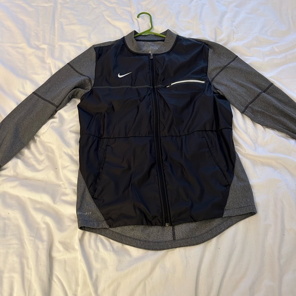 Men’s dry fit Nike jacket - Picture 4 of 4